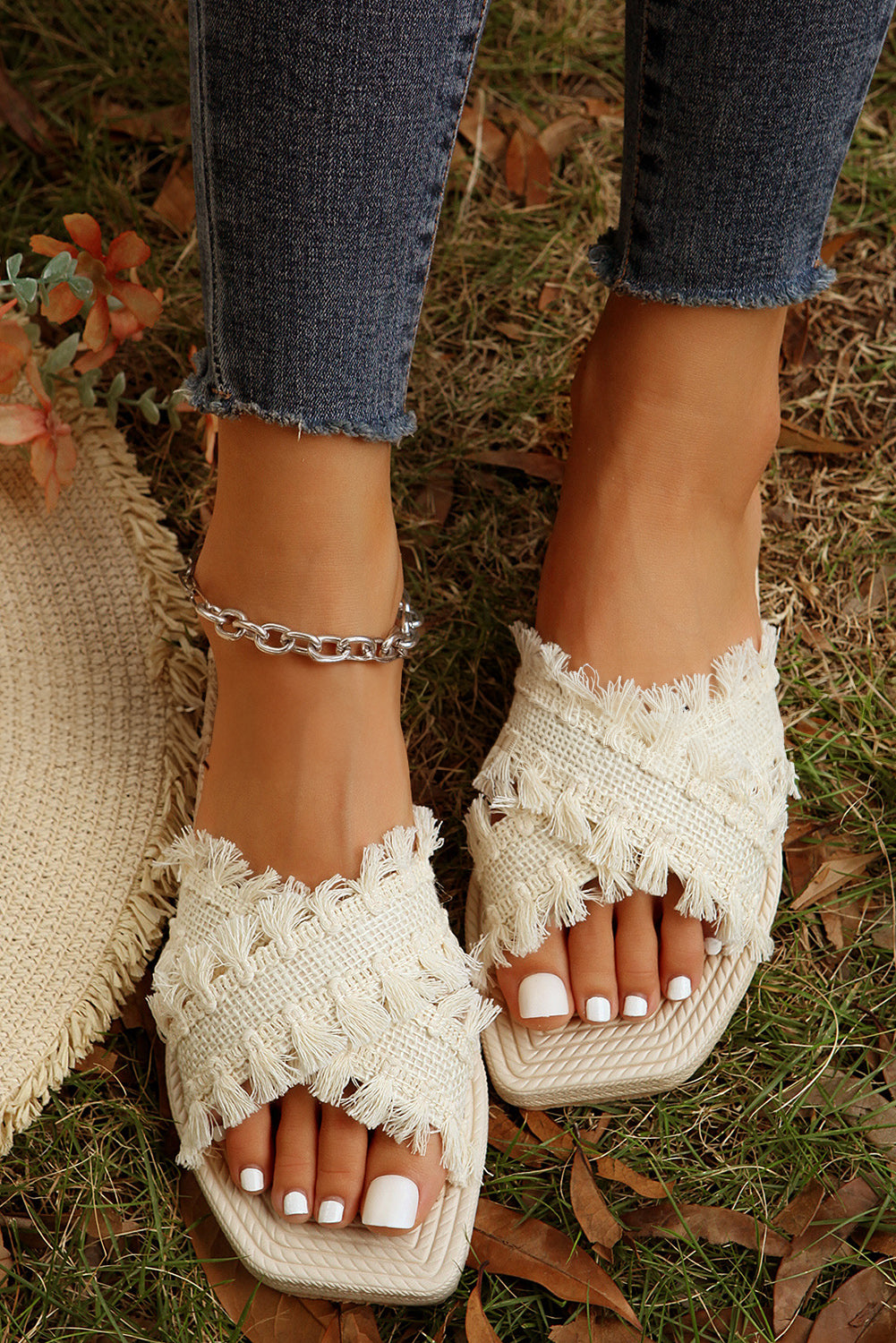 Tassel Woven Flat Slippers