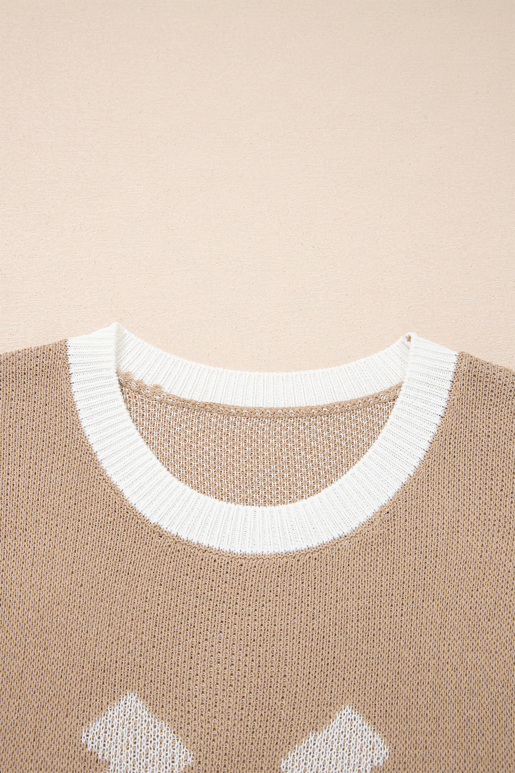 Goat Horse Shoe Pattern Contrast Trim Short Sleeve Sweater