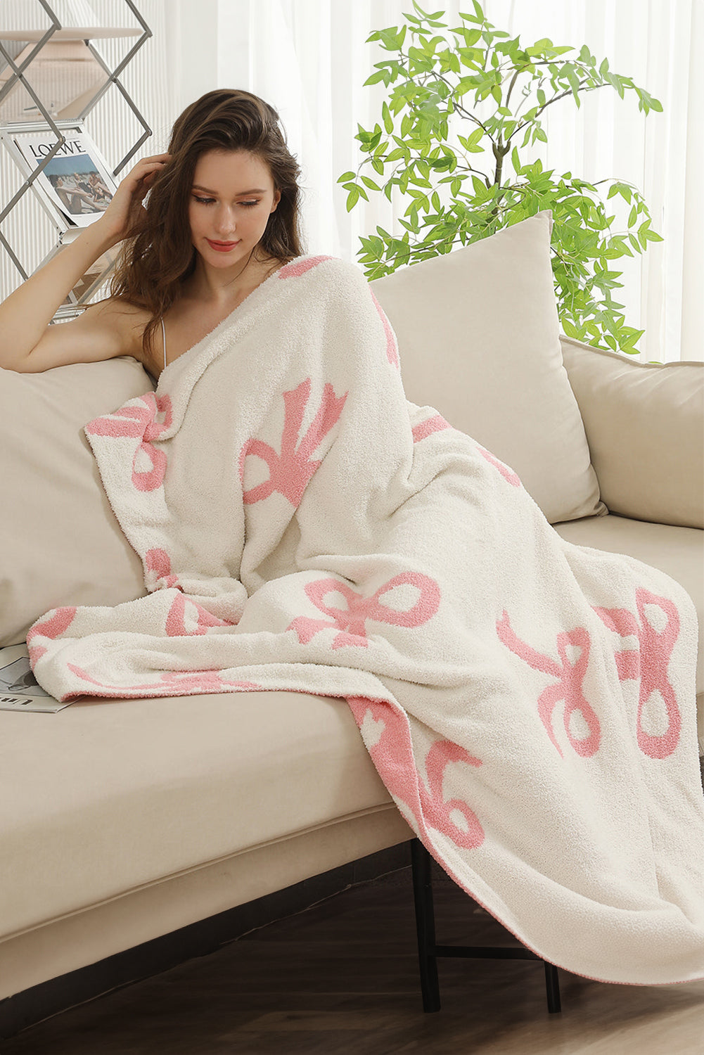 Pink Bow Cozy Soft Throw Blanket