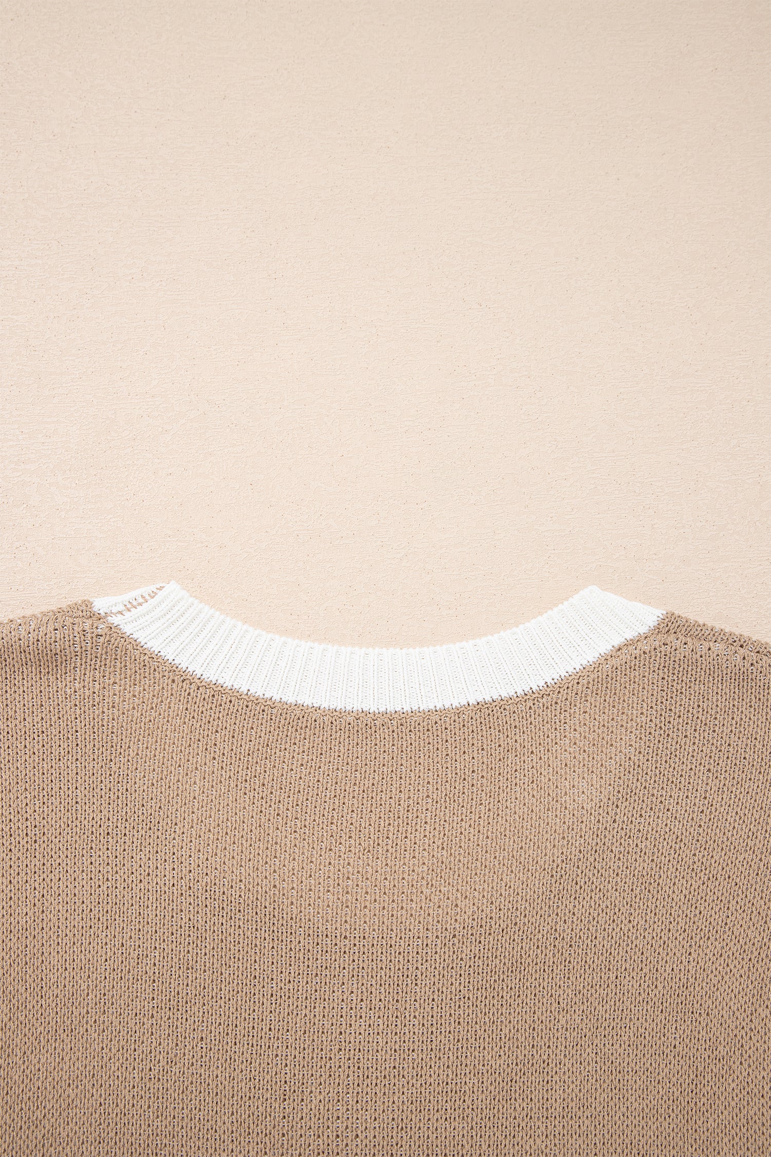 Goat Horse Shoe Pattern Contrast Trim Short Sleeve Sweater