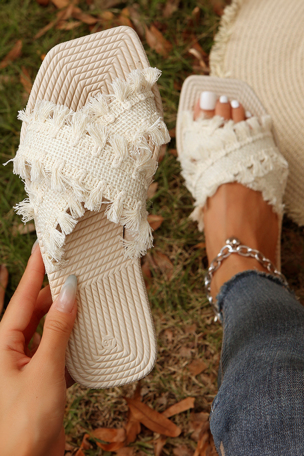 Tassel Woven Flat Slippers