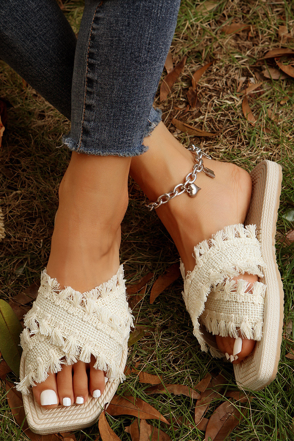 Tassel Woven Flat Slippers
